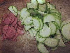 坐月子吃角瓜好吗,坐月子期间食用角瓜的益处与注意事项