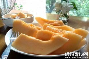 宝宝吃哈密瓜上火吗,宝宝食用是否会上火？营养与注意事项解析