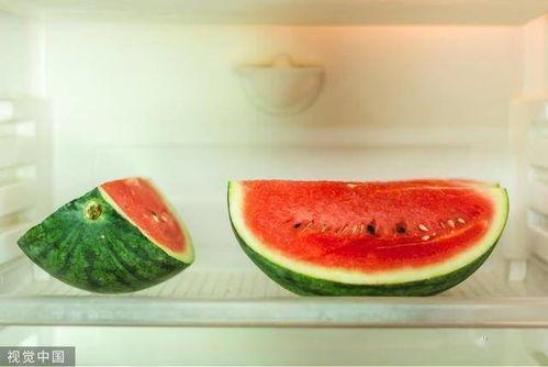 女子吃冰箱瓜,女子冰箱瓜引发美食热潮
